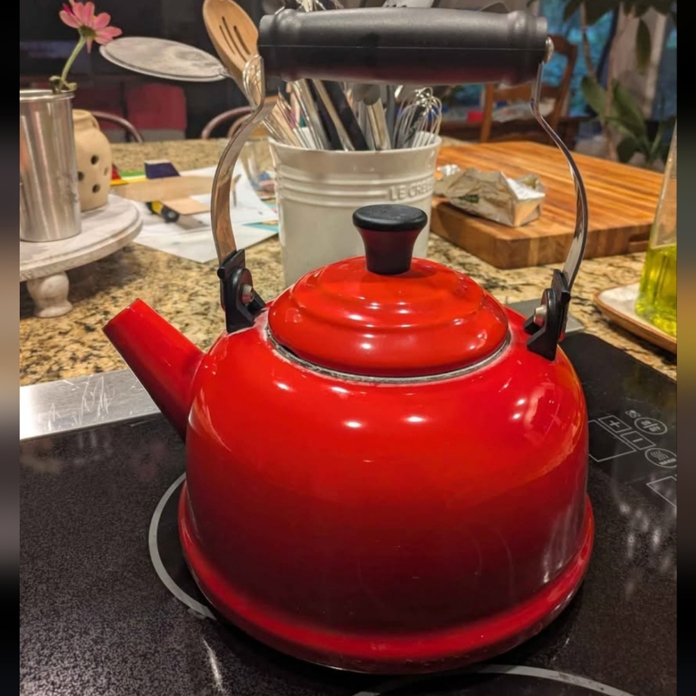 Le Creuset 1.7 quart classic tea kettle in cerise - sold out color